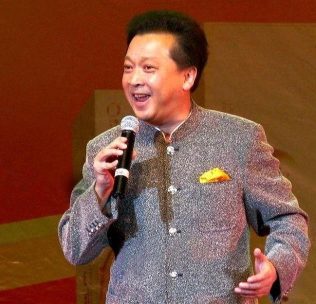 64岁郁钧剑回乡演唱邀20余位知名歌星北漂2年靠老乡帮助