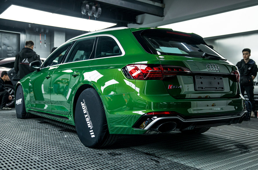 奥迪rs4avant激进派也需要隐形车衣来保护
