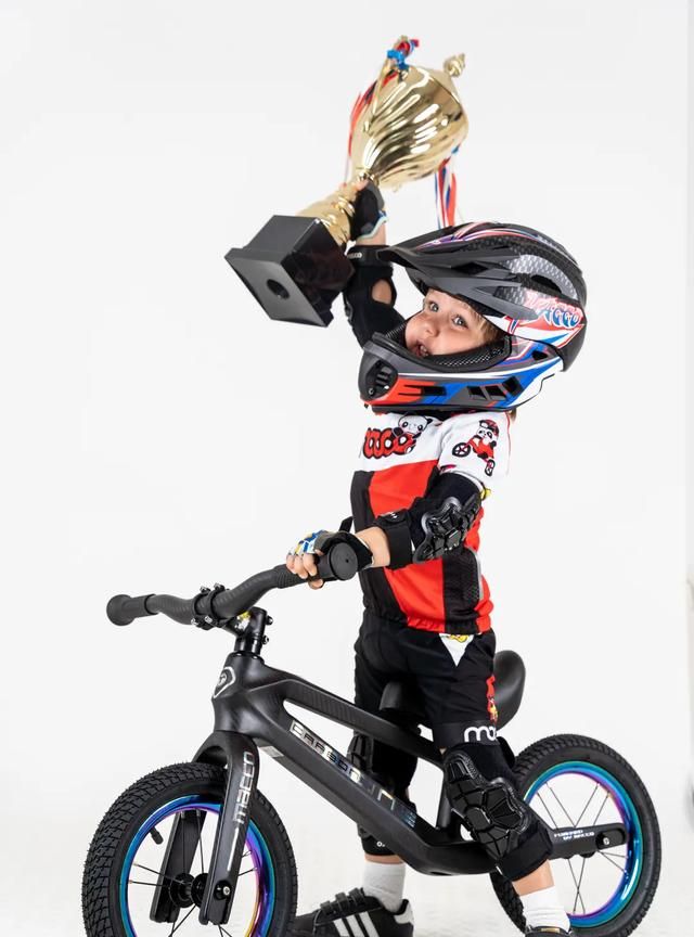 激情快速,轮行时尚|米高滑步车酷炫来袭