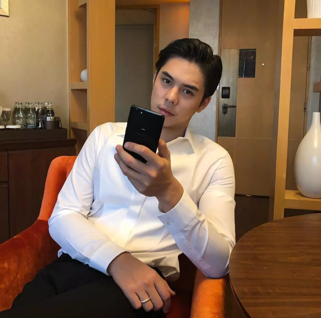 但不管怎么说,peach依然妥妥称得上是富豪公子哥.