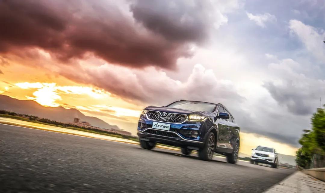 造物志 | 力量和美兼具,这才是"行走的荷尔蒙"-新浪汽车