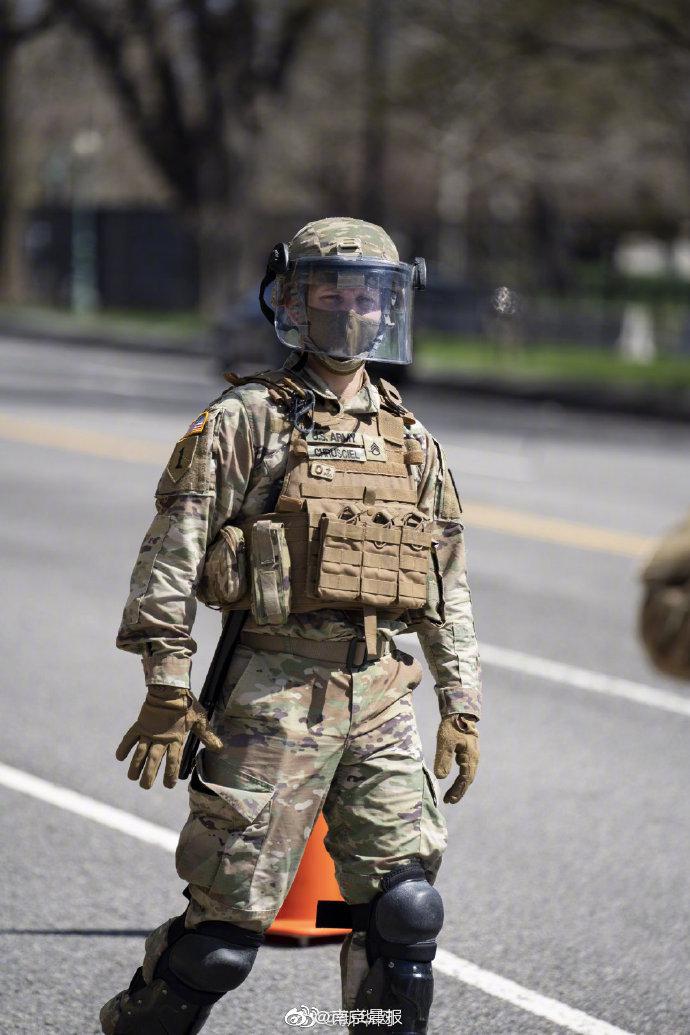 美国国会附近发生袭警致2死1伤休闲区蓝鸢梦想 - Www.slyday.coM 美国国会附近发生袭警致2死1伤休闲区蓝鸢梦想 - Www.slyday.coM