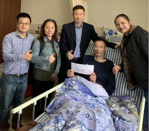 两原男排国手获10万救济金,两人都已瘫痪,其中一人郎平常去看望|郑亮