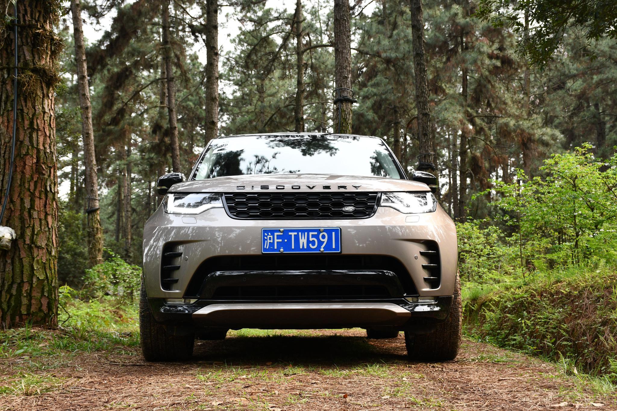 试全新路虎发现能让小白秒变越野老炮的suv