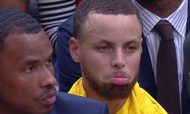 勇士狂输猛龙57分,科尔被骂上热搜,库里脸色铁青休闲区蓝鸢梦想 - Www.slyday.coM