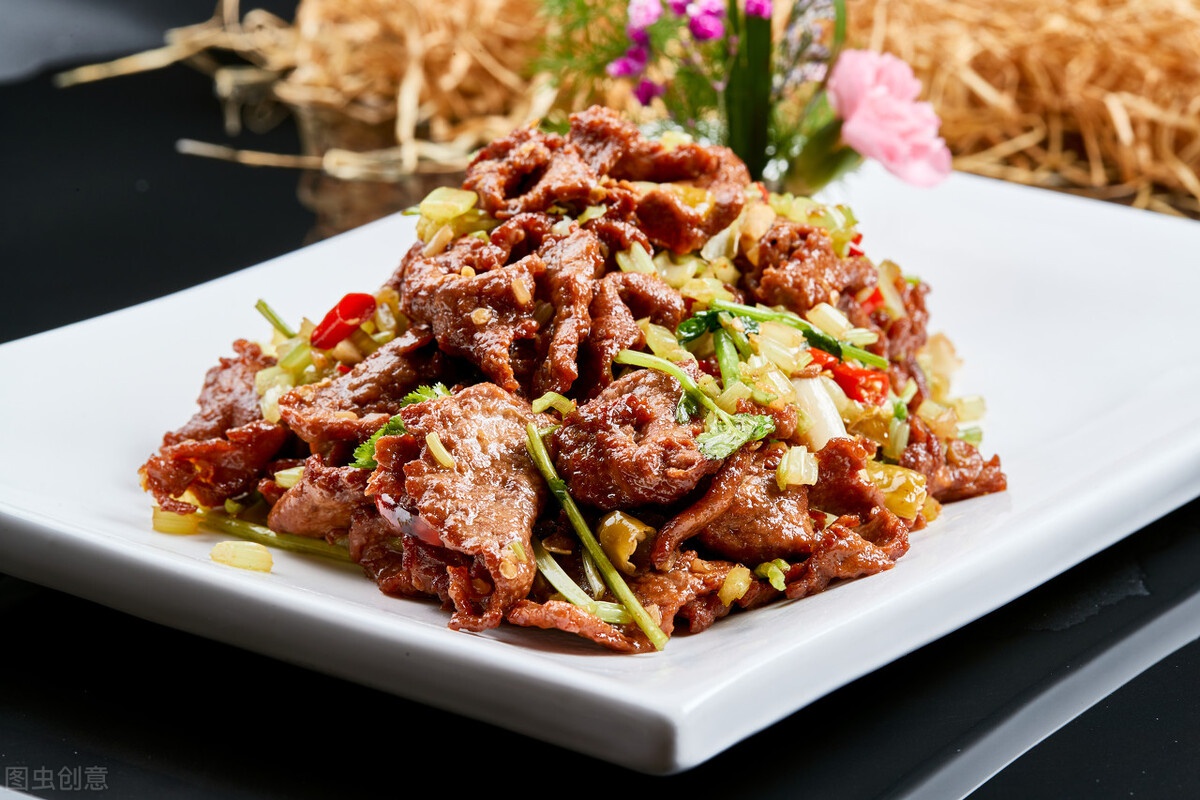 腌牛肉只会放盐难怪又干又柴大厨教你做炒出来又香又嫩