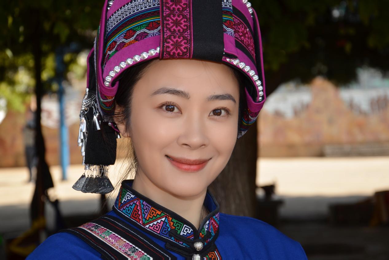 电影牛筋村长热拍演员朱婷诠释彝族村长夫人