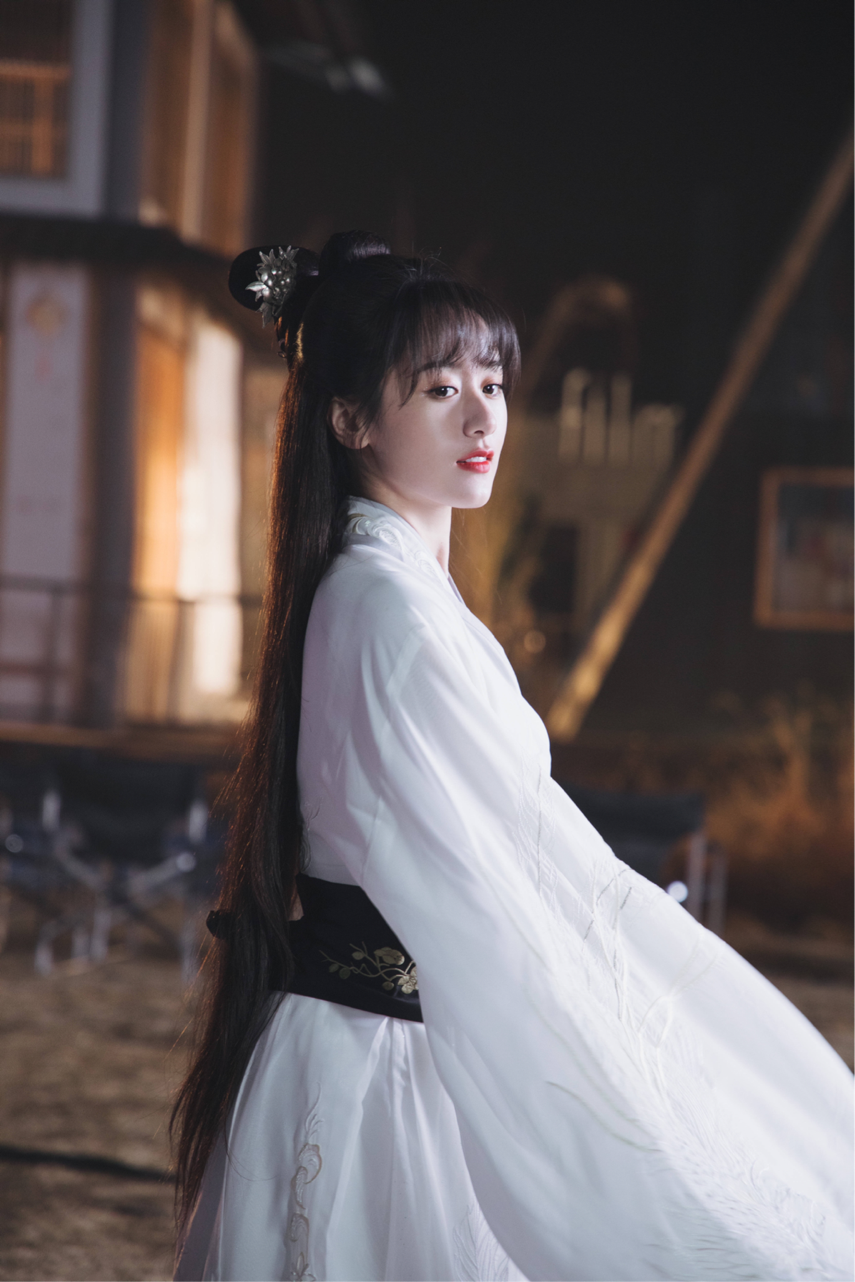 网传《落花时节又逢君》影视化，袁冰妍主演，男主是他休闲区蓝鸢梦想 - Www.slyday.coM