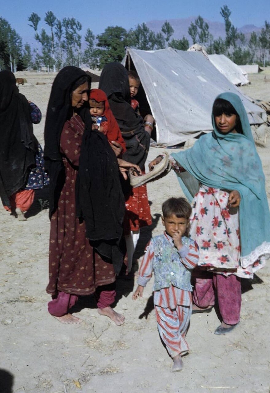 老照片 1969年的阿富汗老百姓 无所事事的阿富汗男人