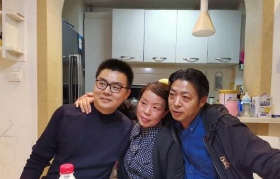 从小没在父母身边长大过郭威和许妈相处会尴尬吗