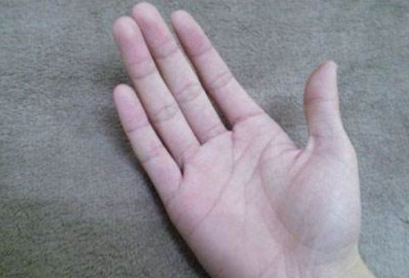 双手上有佛眼的人不简单没人不富贵来看看你有吗