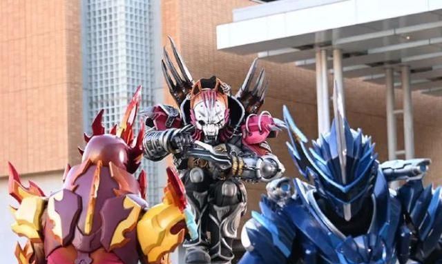 假面骑士saber第30话预告,伦太郎回归,芽衣疑似变成米吉多