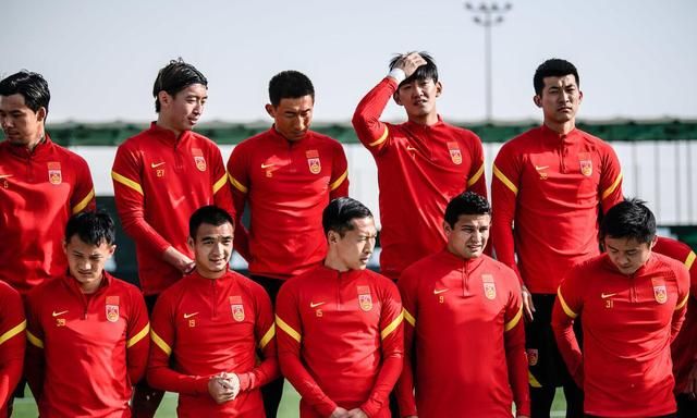 暴涨31倍,李宁球鞋遭热炒!国足48小时连续两次力挺耐克,太寒心休闲区蓝鸢梦想 - Www.slyday.coM 暴涨31倍,李宁球鞋遭热炒!国足48小时连续两次力挺耐克,太寒心休闲区蓝鸢梦想 - Www.slyday.coM