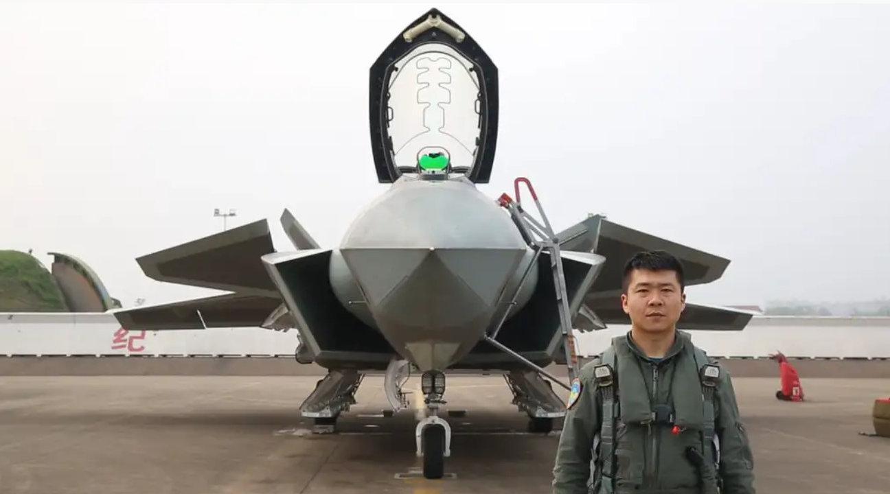 抗美援朝空战英雄部队飞上了歼20