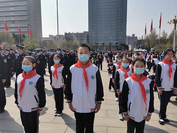 石家庄市维明路小学开展清明祭英烈活动