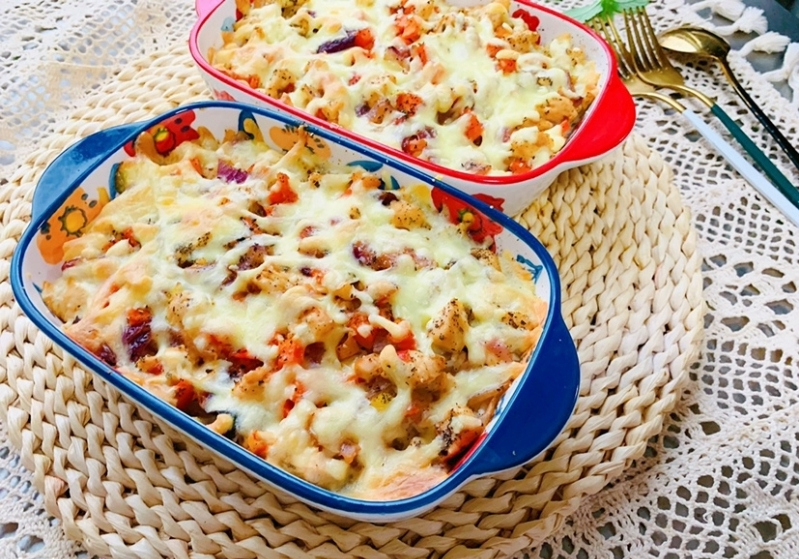 自己做的芝士鸡肉焗饭,料多味美超好吃