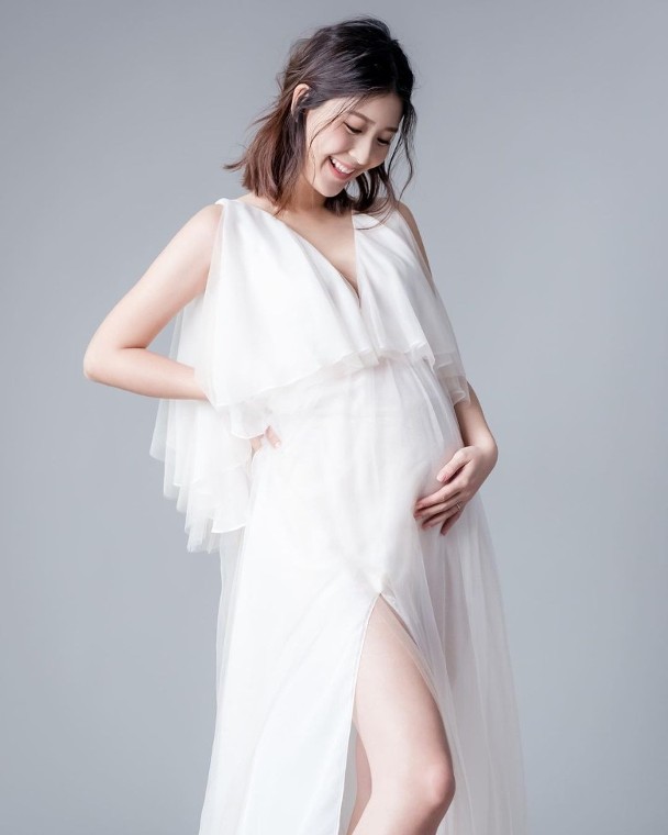 香港女星余香凝晒唯美孕照宣布佗女儿,曾与陈家乐有过三年情