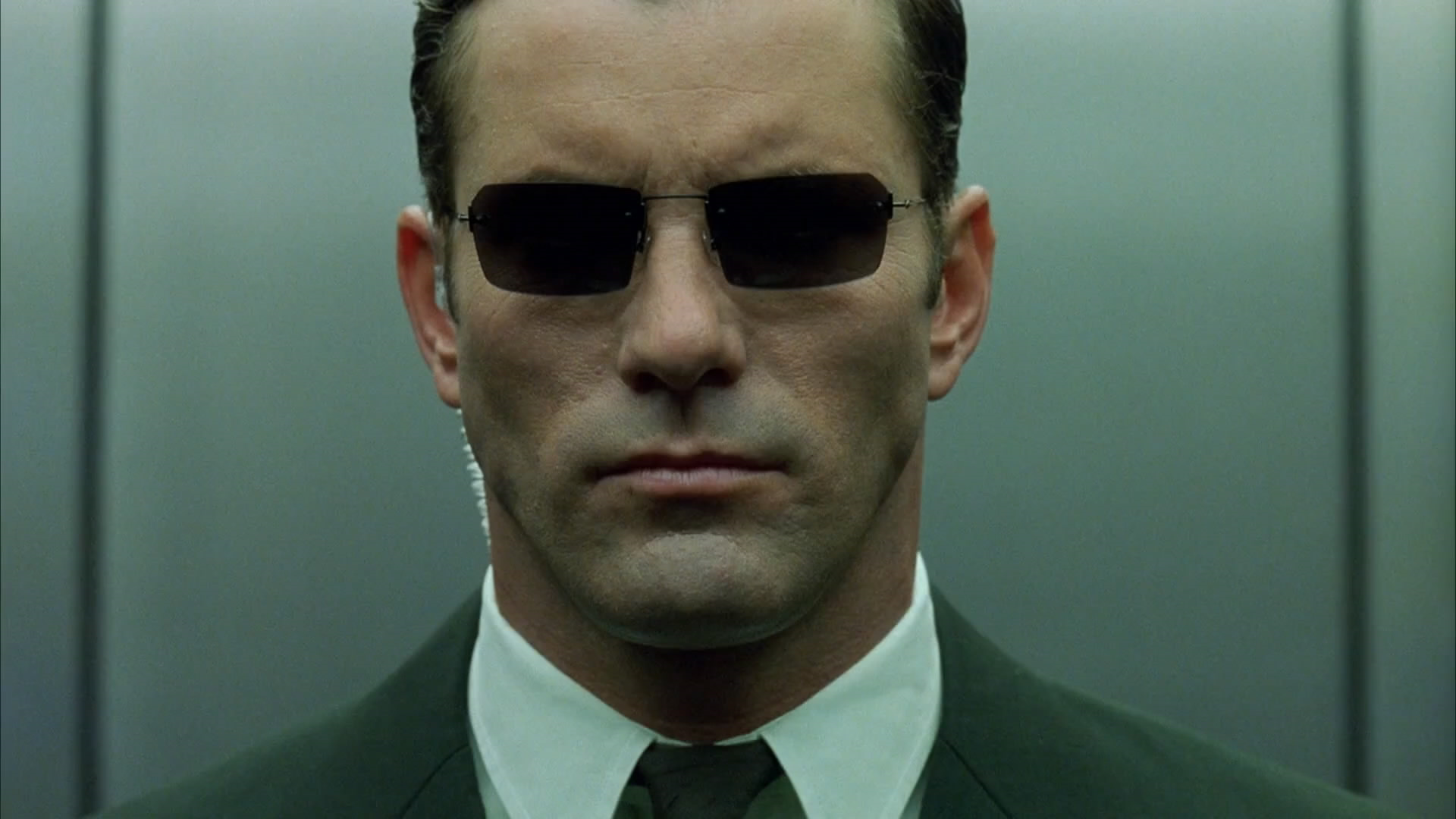 金刚,蝙蝠侠,《权力的游戏》《黑客帝国》联动,这部电影真热闹