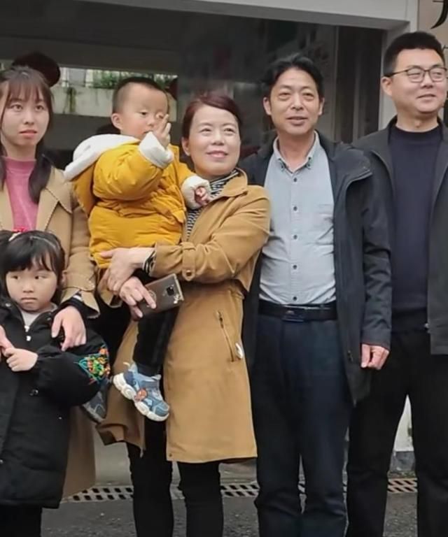 郭威一家四口回九江祭祖与许敏其乐融融等待一场重逢来时的雨