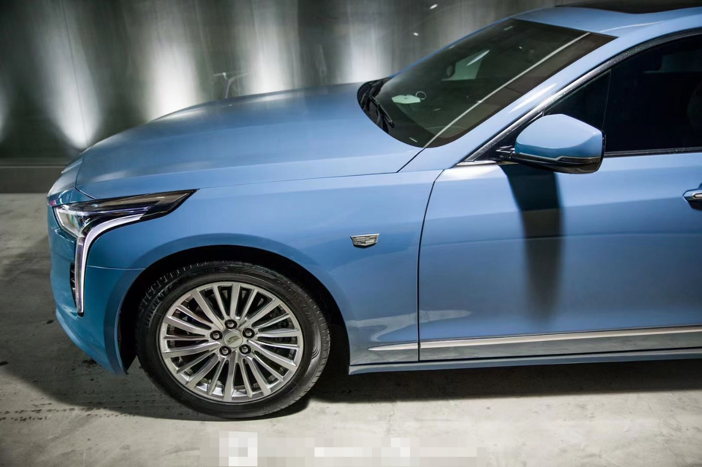 凯迪拉克ct6改色瓷器蓝 有没有贵族范儿?-新浪汽车