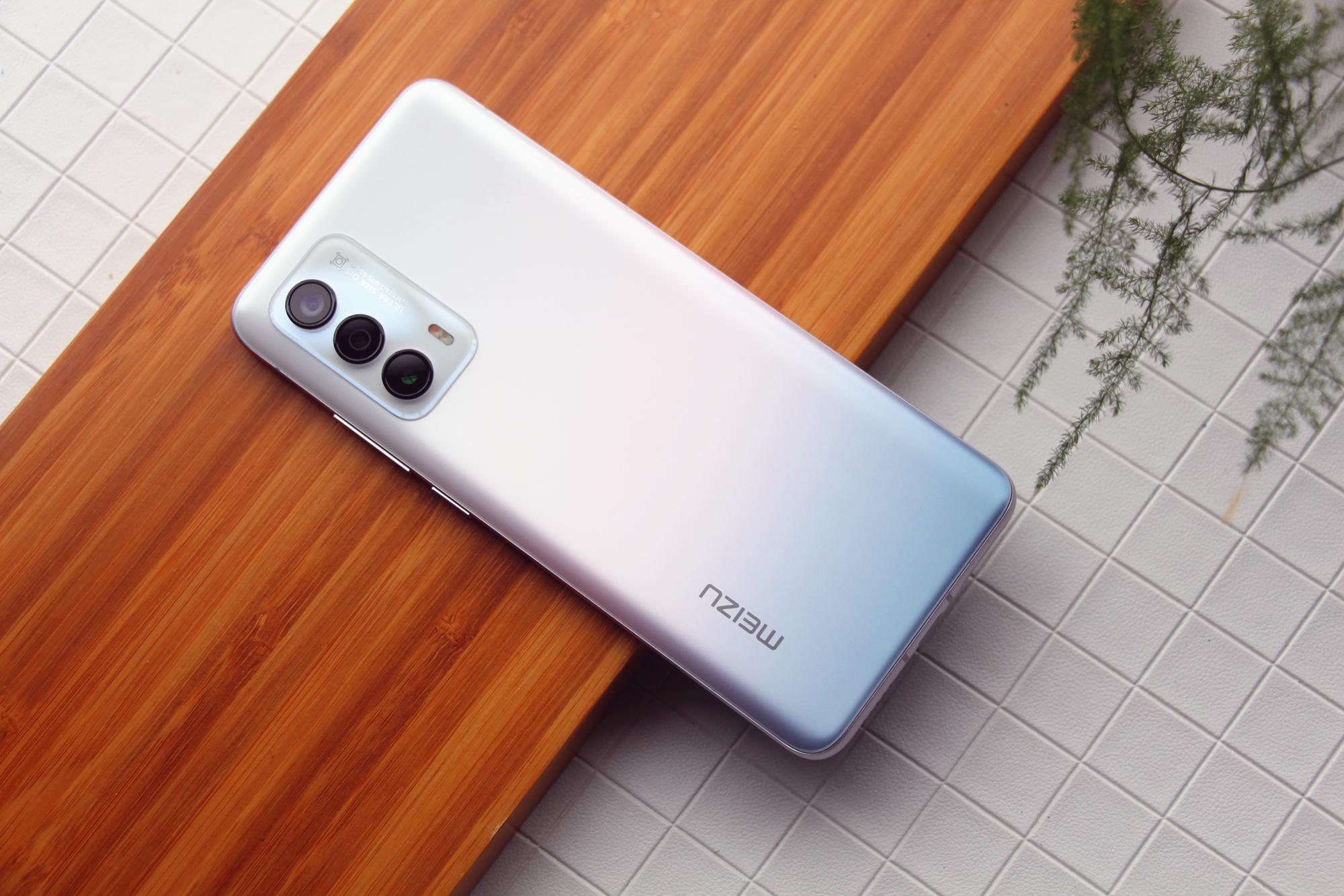 小屏满血旗舰聊一聊已经入手半个月的魅族18使用感受