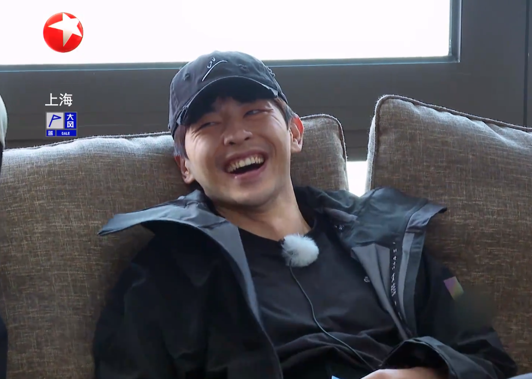 《极限挑战》曝男明星素颜:邓伦皮肤好,黄明昊肤色暗沉痘印明显