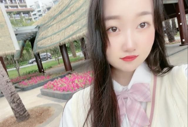 事情要追溯于2020年12月2日,当时一位账号为"花儿超级乖"的网友爆料称