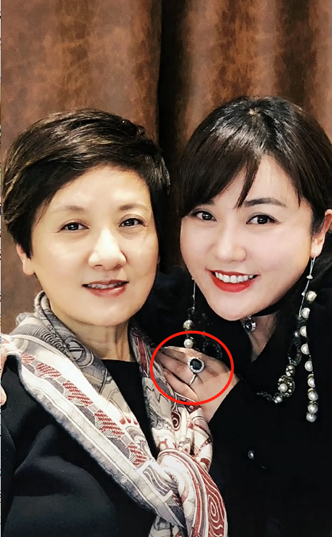 "小桃红"刘淼晒娃,十岁女儿腿长逆天颜值高,神秘老公从未露面