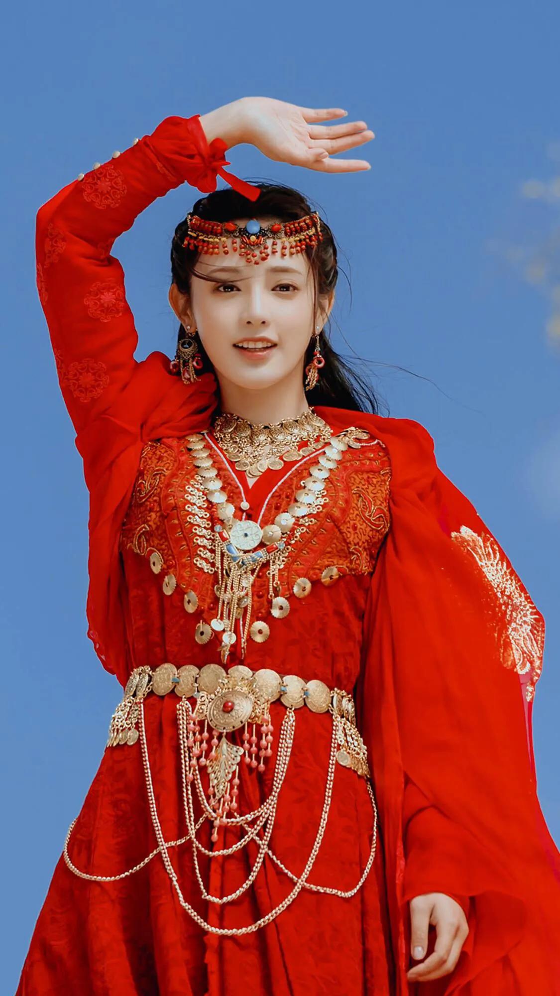 彭小苒红衣造型图片