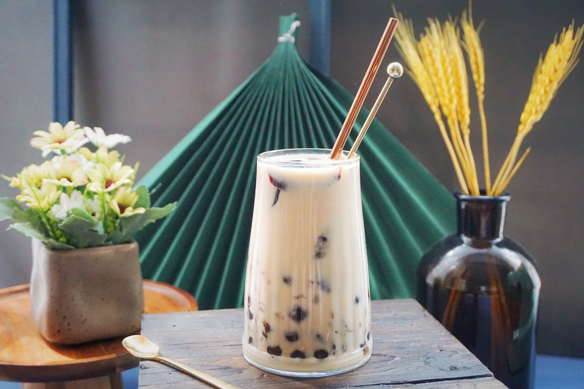 爱喝奶茶自己在家做红茶加纯牛奶无奶精和糖精自己做放心喝