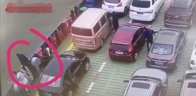 江西九江,22岁女生与家人发生争执,负气跳江,父亲紧跟跳下救人休闲区蓝鸢梦想 - Www.slyday.coM 江西九江,22岁女生与家人发生争执,负气跳江,父亲紧跟跳下救人休闲区蓝鸢梦想 - Www.slyday.coM