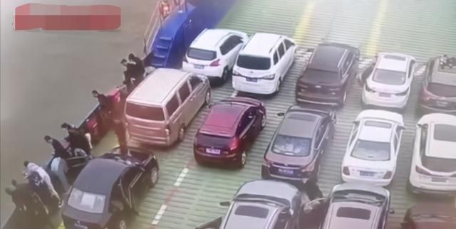 江西九江,22岁女生与家人发生争执,负气跳江,父亲紧跟跳下救人休闲区蓝鸢梦想 - Www.slyday.coM 江西九江,22岁女生与家人发生争执,负气跳江,父亲紧跟跳下救人休闲区蓝鸢梦想 - Www.slyday.coM