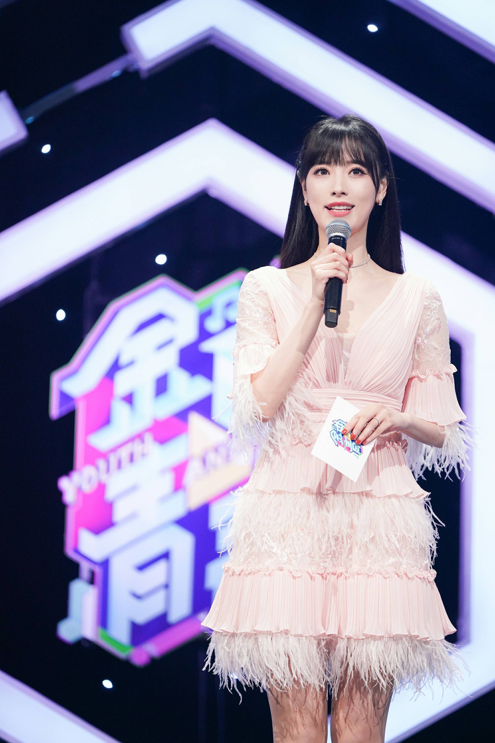 金曲青春开播司雯嘉再度主持热门音综