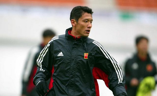 已获官宣!47岁杨晨通过面试,力压4人担任主教练,曾留洋轰19球