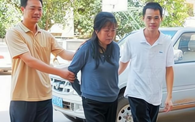 女儿被拐5年后终于回家,亲戚好友都来祝贺,爸爸却赶紧回屋报警休闲区蓝鸢梦想 - Www.slyday.coM 女儿被拐5年后终于回家,亲戚好友都来祝贺,爸爸却赶紧回屋报警休闲区蓝鸢梦想 - Www.slyday.coM