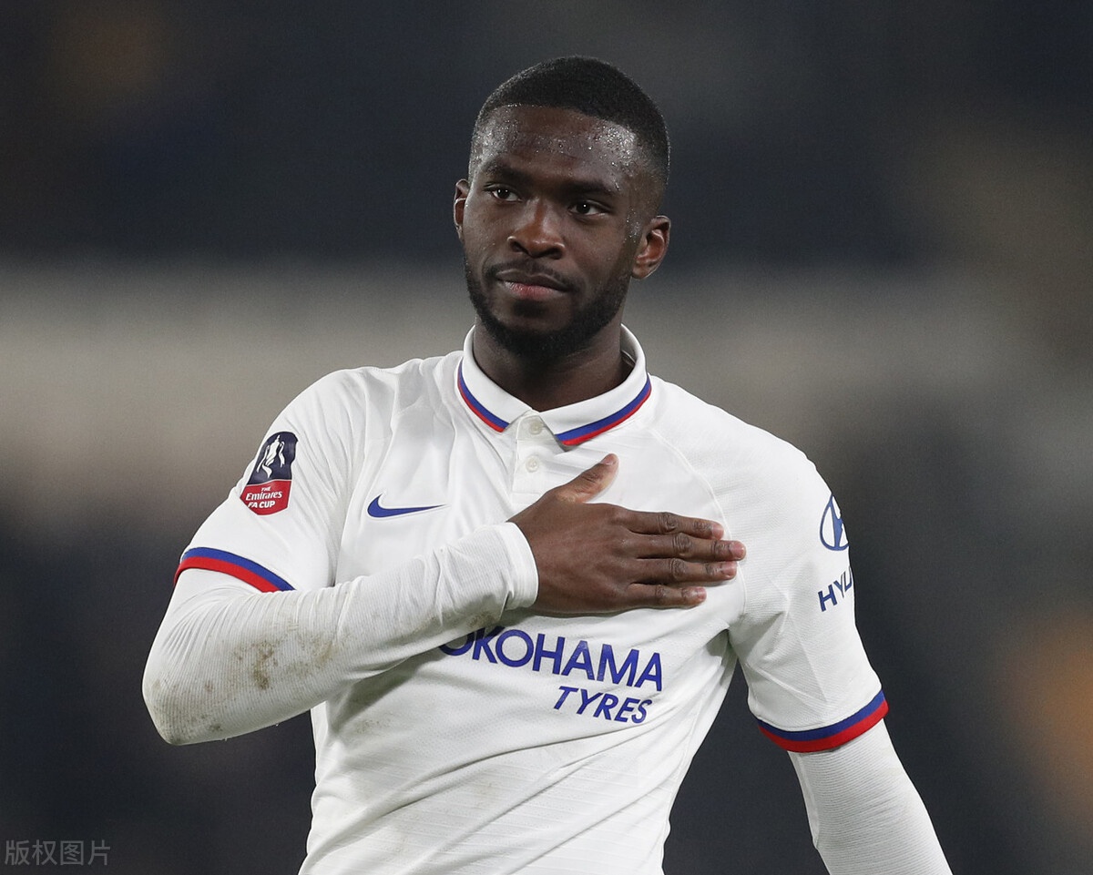 最终的决定还没有做出,但是马尔蒂尼是一个大球迷,而托莫里的退出看