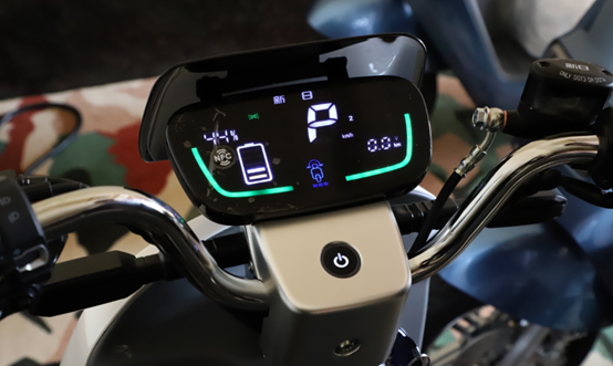 新日超能跑f5智能锂电车-让新日带你去春游!