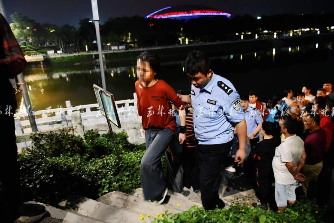 玉林一花季少女跳江轻生六旬大叔毫不犹豫下水救人