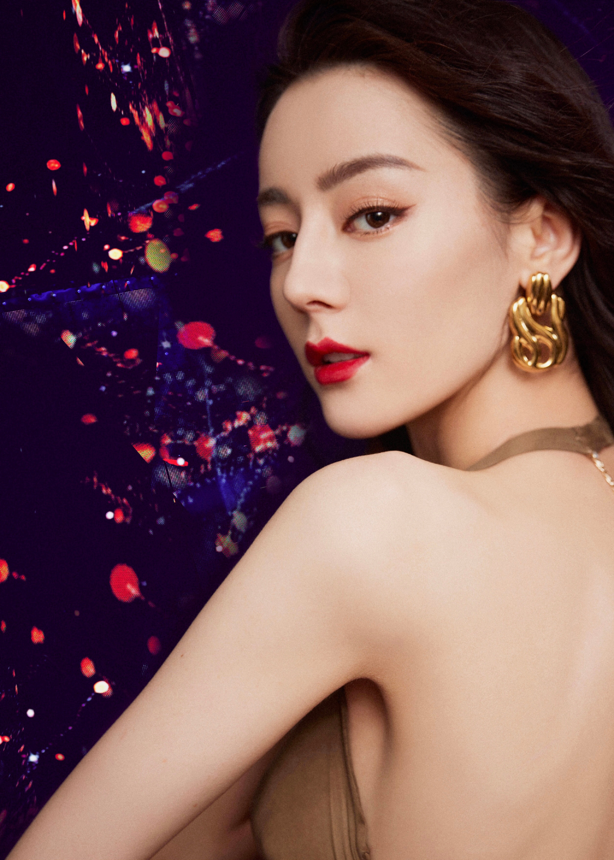 热巴的蝴蝶背直角肩也太美了,美感由内到外散发的?