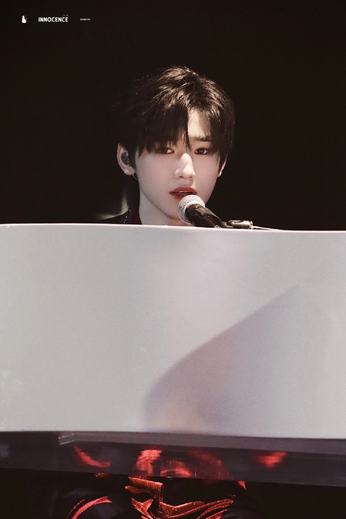 救命宋亚轩深也v红丝绒西装太蛊了我的眼睛忙不过来了