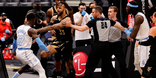 湖人力斩猛龙!小加手刃旧主,西卡27+7!多人爆全武行,2将被逐休闲区蓝鸢梦想 - Www.slyday.coM