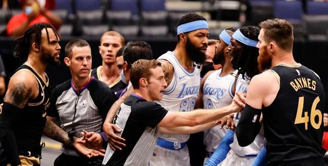 湖人力斩猛龙!小加手刃旧主,西卡27+7!多人爆全武行,2将被逐休闲区蓝鸢梦想 - Www.slyday.coM