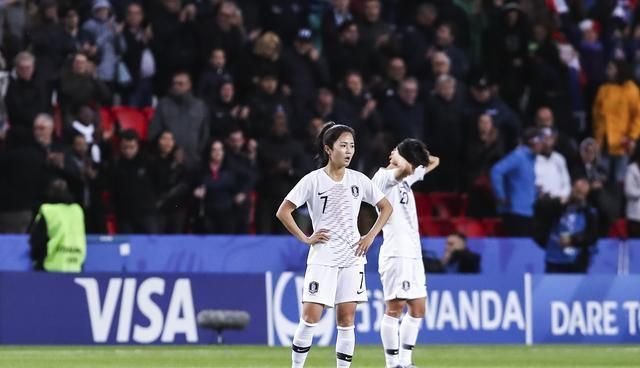 附韩国女足大名单:门将:姜佳爱,金正美,尹英契后卫:金惠利,朴世罗,沈