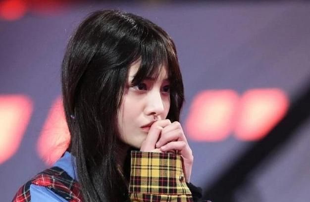 郑爽越来越疯狂妈妈刘艳却想和女儿互换人生