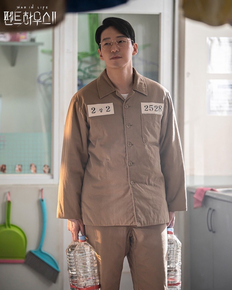 图片来源:sbs《penthouse上流战争》河允哲「2358」:改过向善河允哲