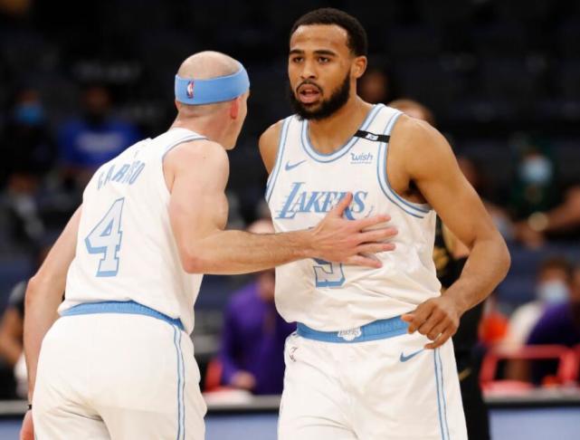 哈雷尔遭驱逐!湖人狂下3分雨打花猛龙,半场领先26分休闲区蓝鸢梦想 - Www.slyday.coM 哈雷尔遭驱逐!湖人狂下3分雨打花猛龙,半场领先26分休闲区蓝鸢梦想 - Www.slyday.coM