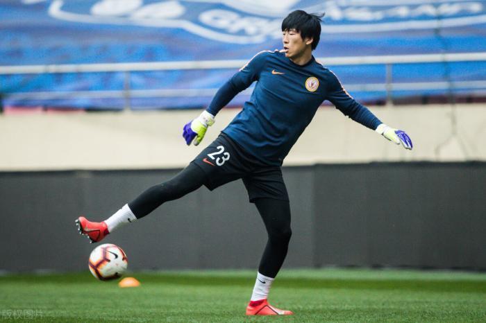 他曾是中甲最佳门将,如今当打之年却沦落中乙,让球迷直言太可惜休闲区蓝鸢梦想 - Www.slyday.coM 他曾是中甲最佳门将,如今当打之年却沦落中乙,让球迷直言太可惜休闲区蓝鸢梦想 - Www.slyday.coM