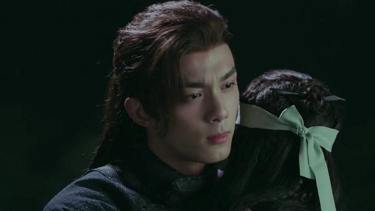 长歌行:长歌为套情报扮女装,阿隼一眼认出担忧她,小可汗太可恶