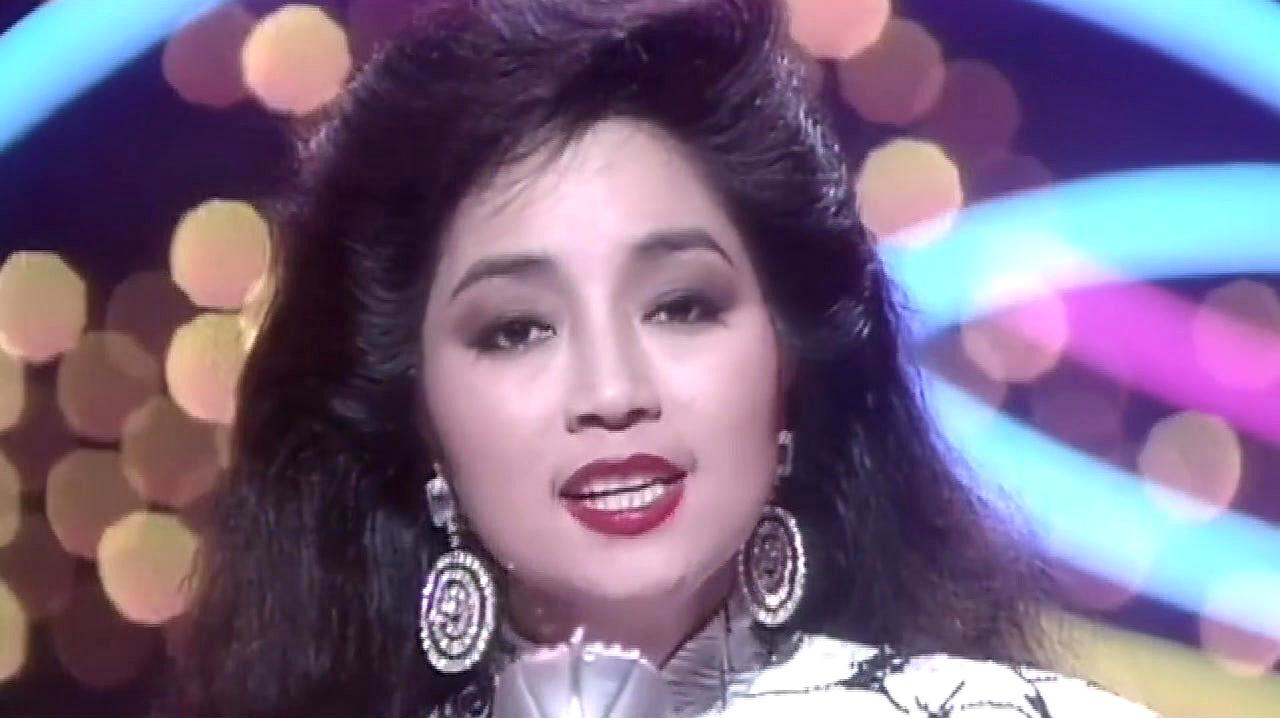 市面的歌曲中,谭咏麟翻唱的日文歌曲约25首,张国荣约27首,徐小凤19首