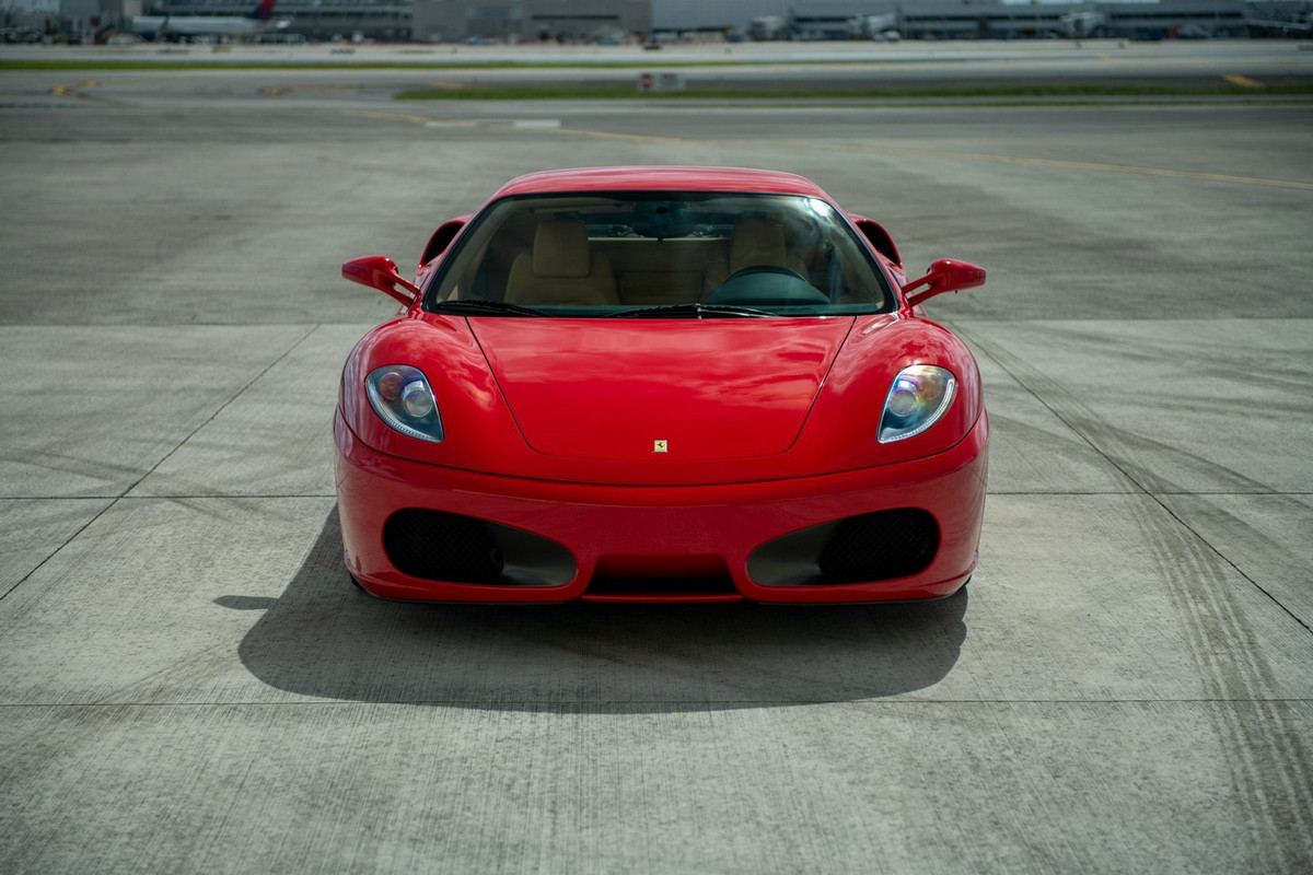 尽情地展现美学这台法拉利f430即将被拍卖